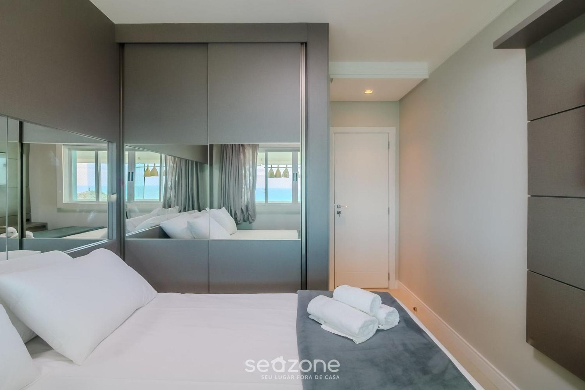 Apartamento Amplo Apto Com Excelente Vista Mar Etl2702